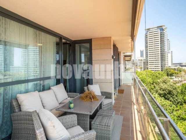 166 sqm flat with pool, views and terrace for sale in Diagonal Mar/Front Marítim del Poblenou, Barcelona