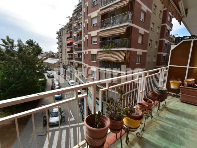 Piso de 109 m² con terraza en venta en Sants, Barcelona