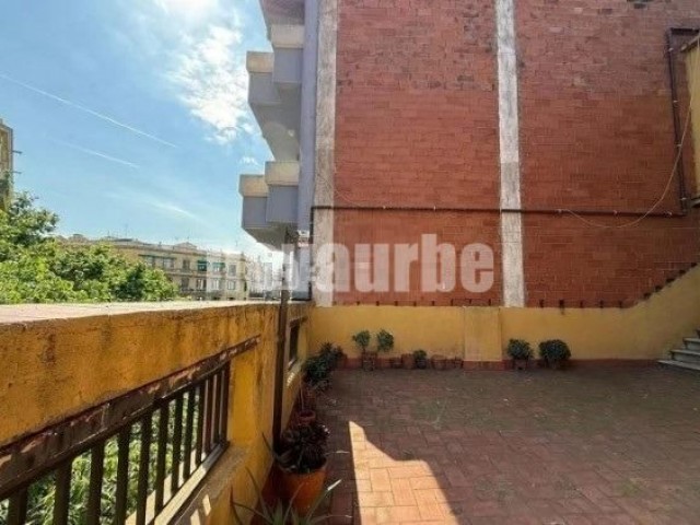 ÁTICO CON TERRAZA DE 40 m2