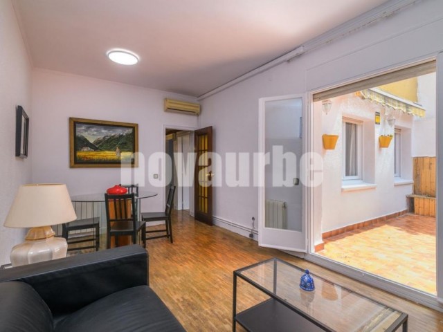100 sqm flat with terrace for sale in La Salut, Barcelona